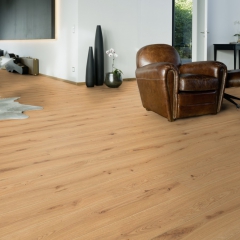 Tilo Selské prkno 176mm Easy Floors 2,5 Dub kartáčovaný s fází přírodní olej - interiér